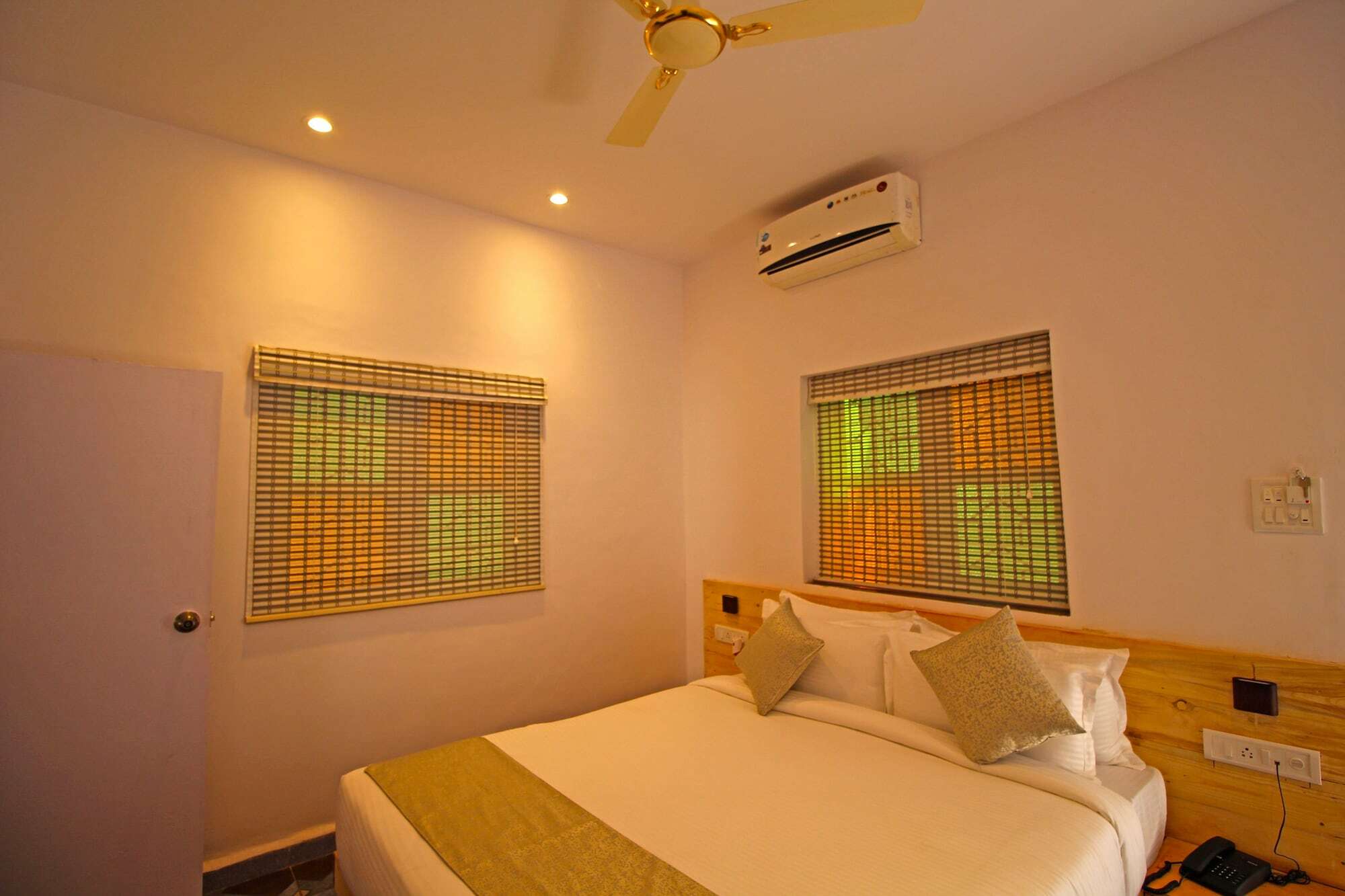 Inn Morjim A Boutique Beach Hotel Exterior photo